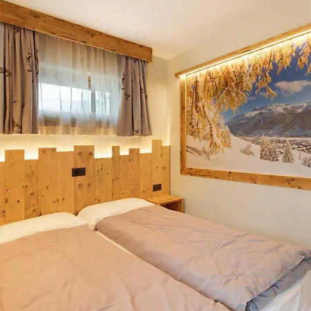 Chalet Leur Gusja Golp Quadrilocale Livigno Exterior photo