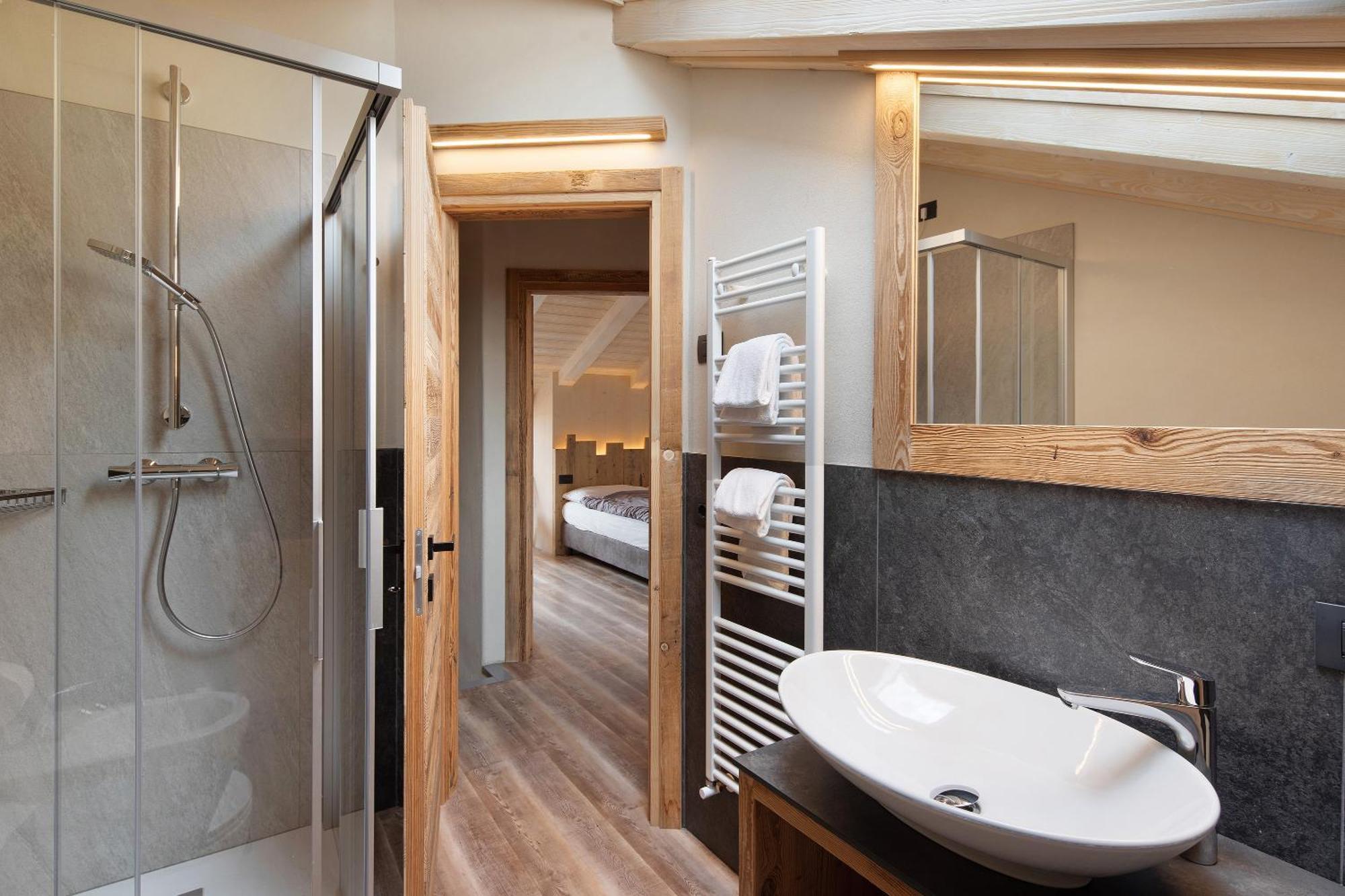 Leur Gusja Golp Quadrilocale Apartment